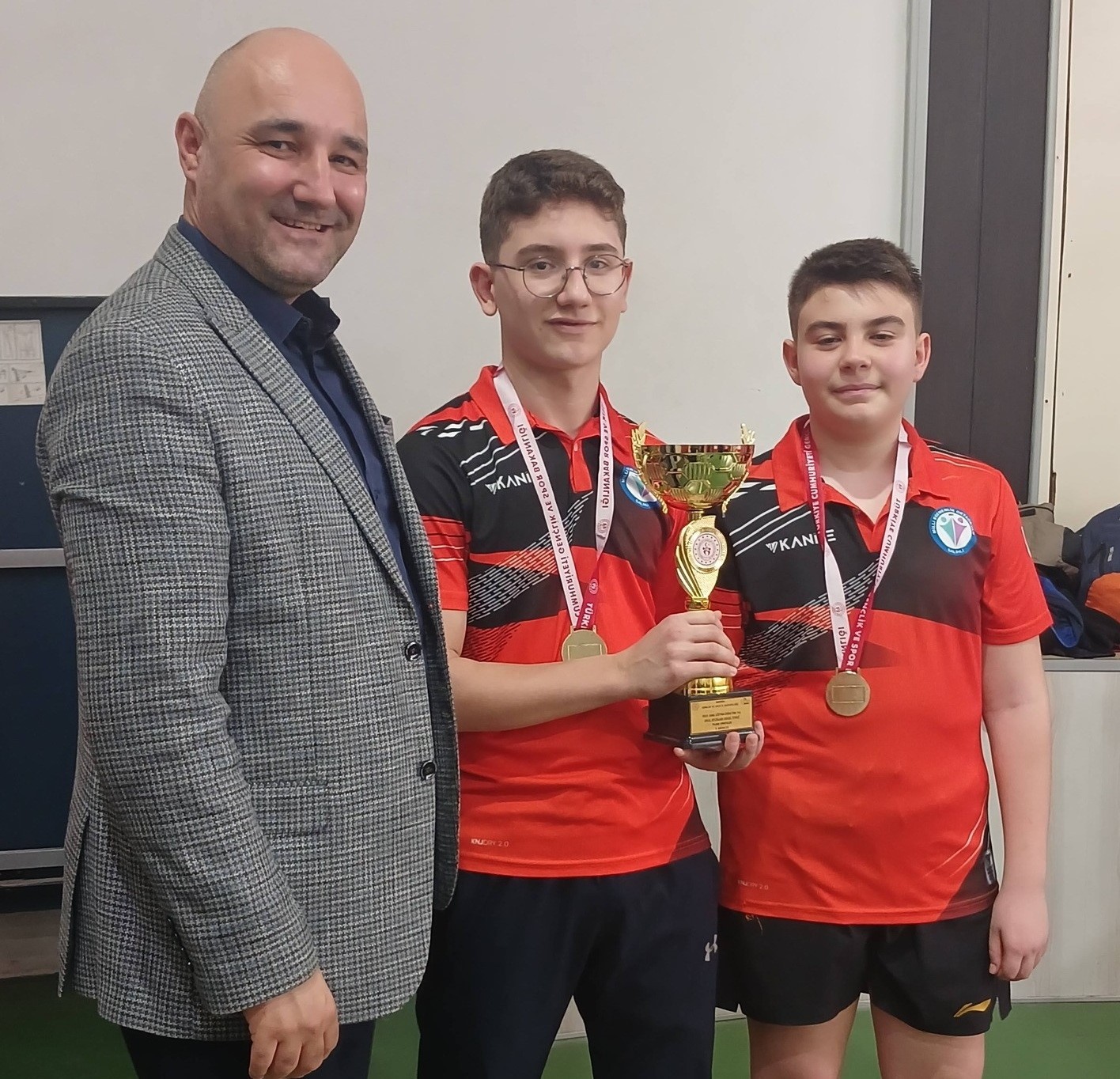 Salihli’nin yıldız raketi Manisa’da 4’te 4 yaptı-.1.