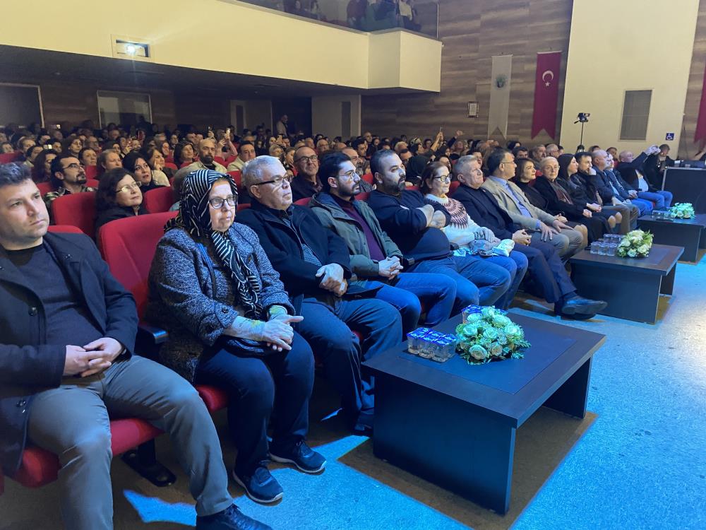 - Alaşehir Belediye Korosu'ndan unutulmaz gece