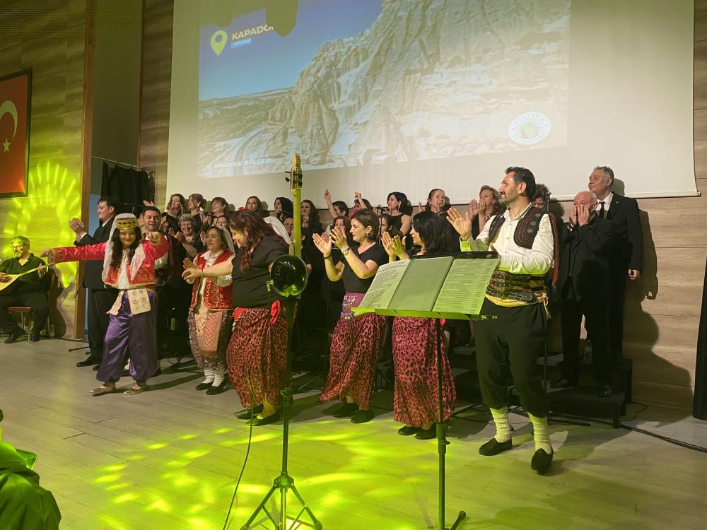 - Alaşehir Belediye Korosu'ndan unutulmaz gece