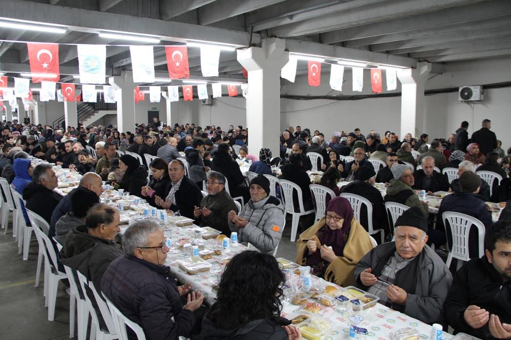 Büyükşehir’in İftar Sofrası Kula’da kuruldu