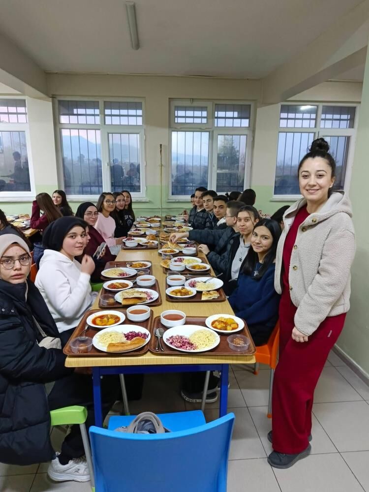 Sarıgöl'de 150 öğrenci iftar sofrasında bir araya geldi!