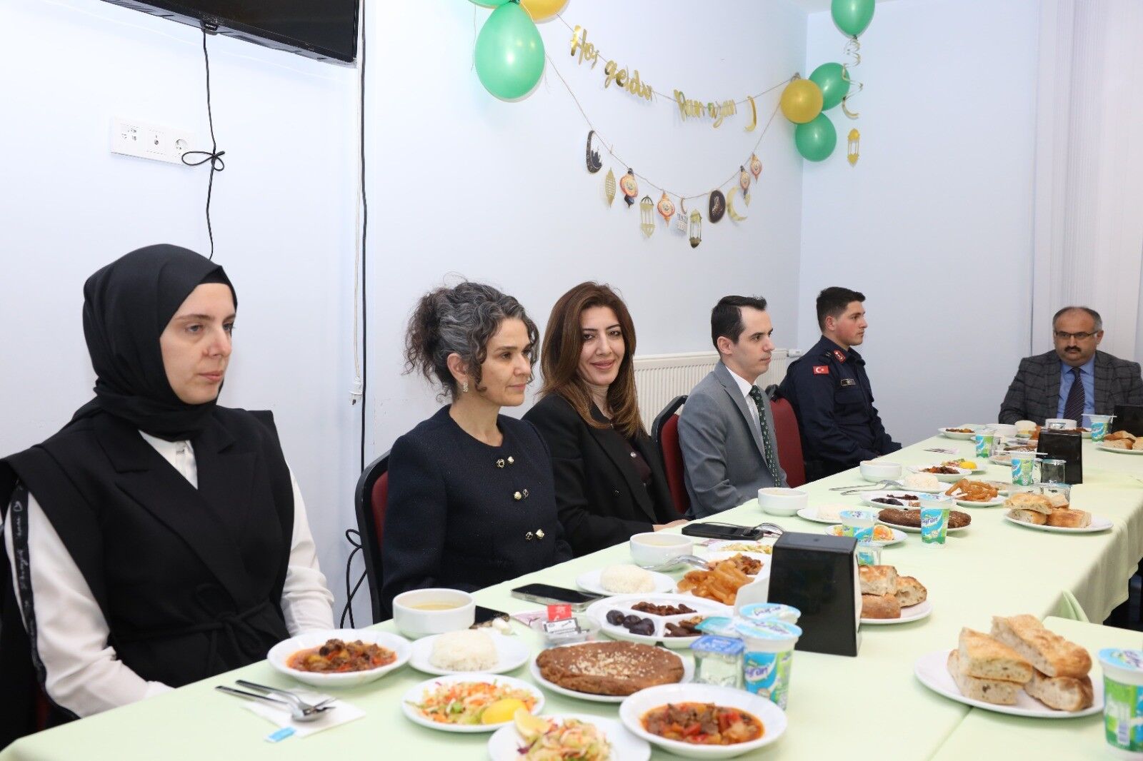 Manisa'da gönülleri ısıtan iftar buluşması-.3.2.1