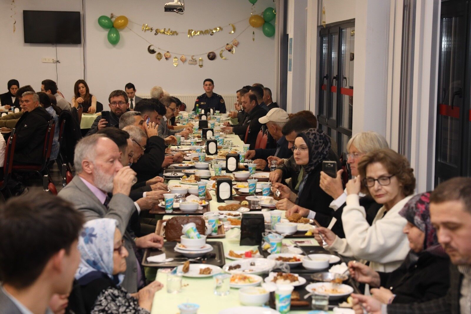 Manisa'da gönülleri ısıtan iftar buluşması-.1.1