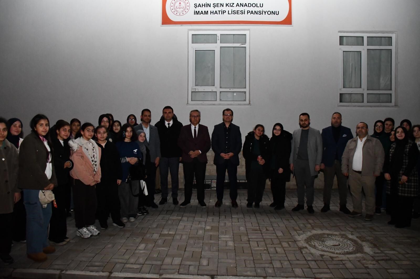 Kaymakam Güldoğan, öğrencilerle aynı sofrada iftar açtı-.1.