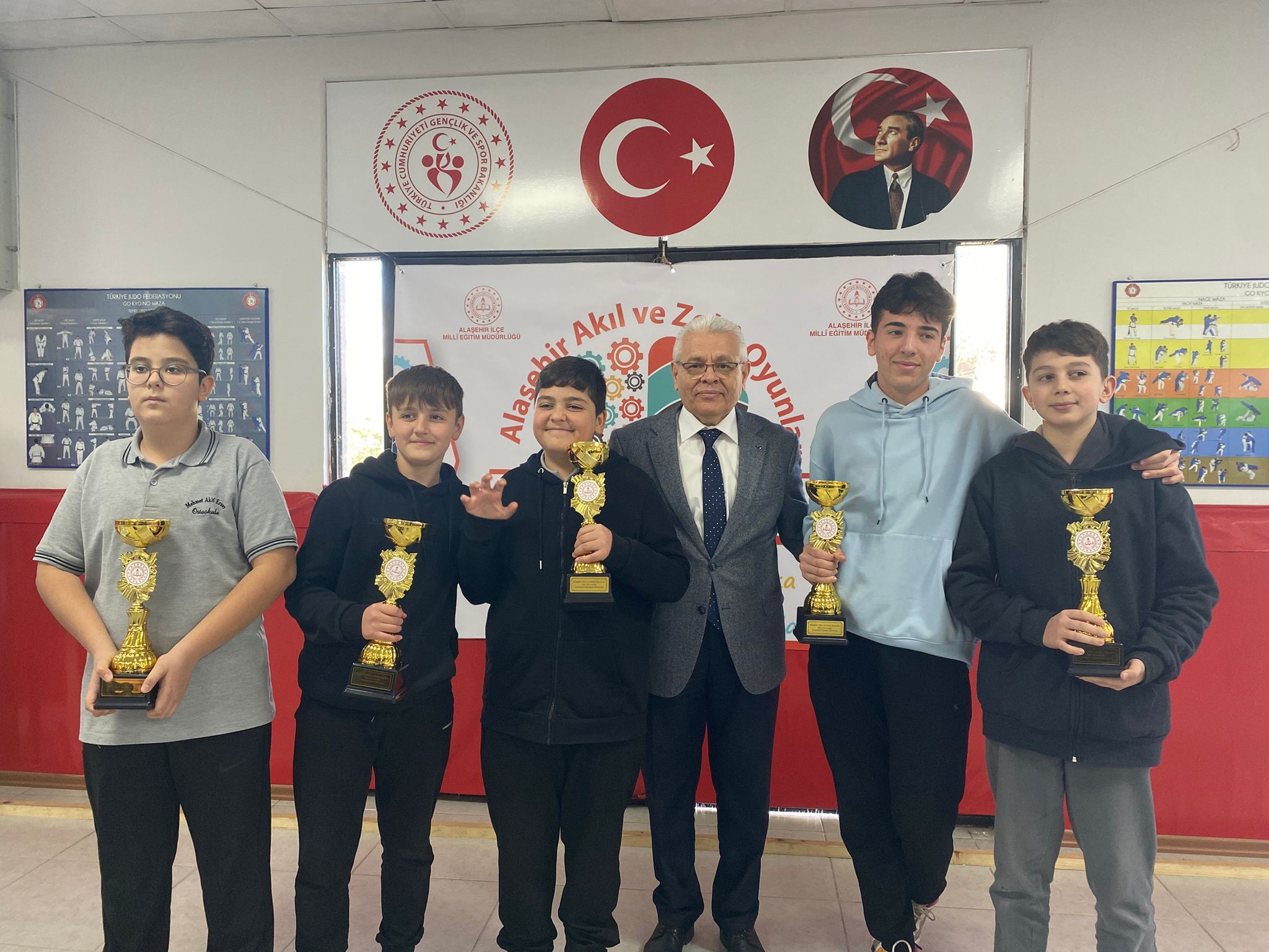 Alaşehir'de Şampiyonluk Mücadelesi! (1)