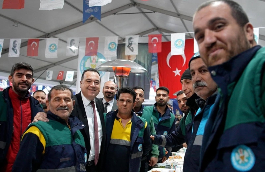 Binlerce Manisalı Iftar Sofrasında Buluştu! (5)