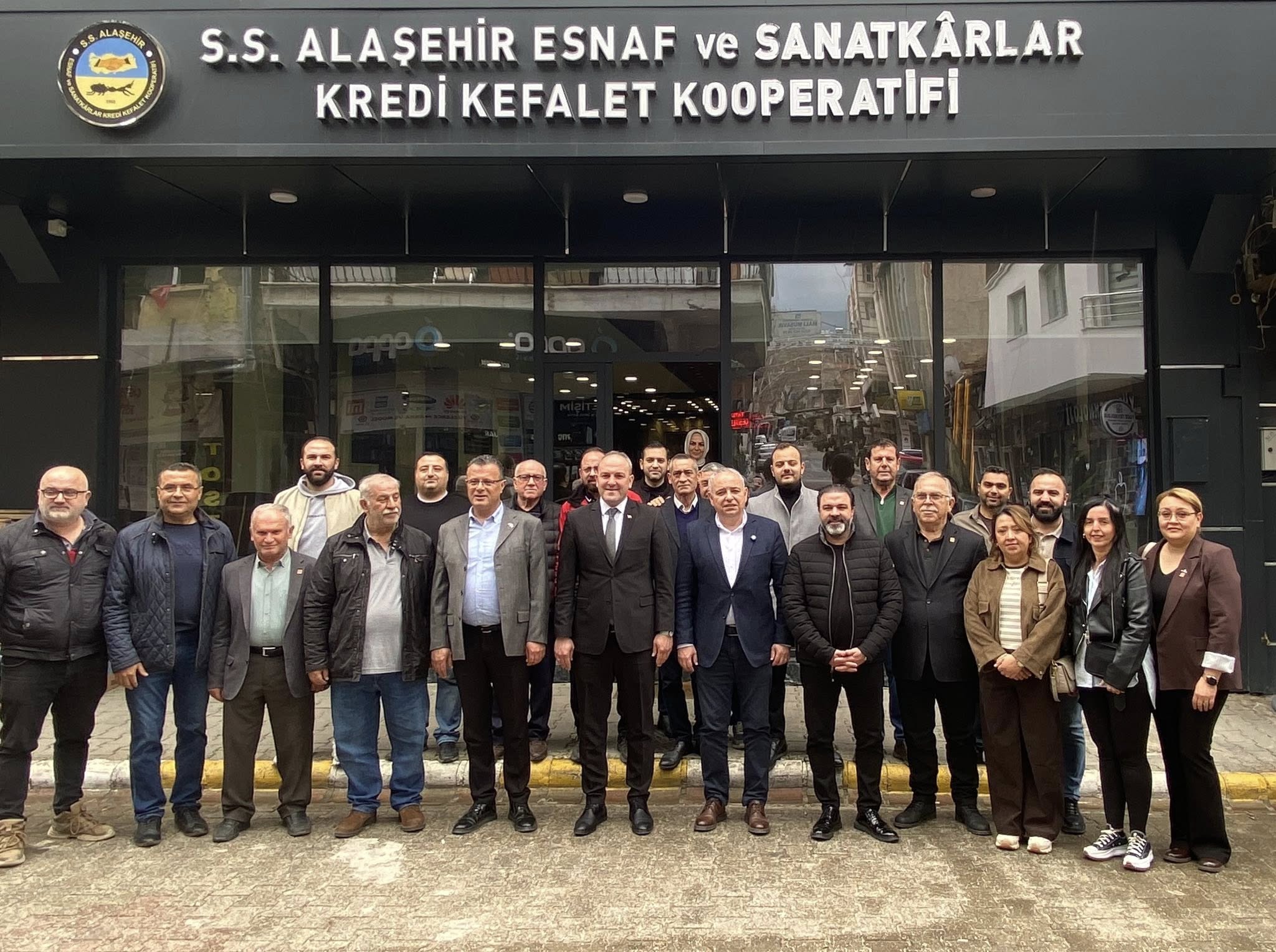 Chp’li Bakırlıoğlu’ndan Alaşehir Çıkarması Esnafımızın Alın Terinin Yanındayız (2)