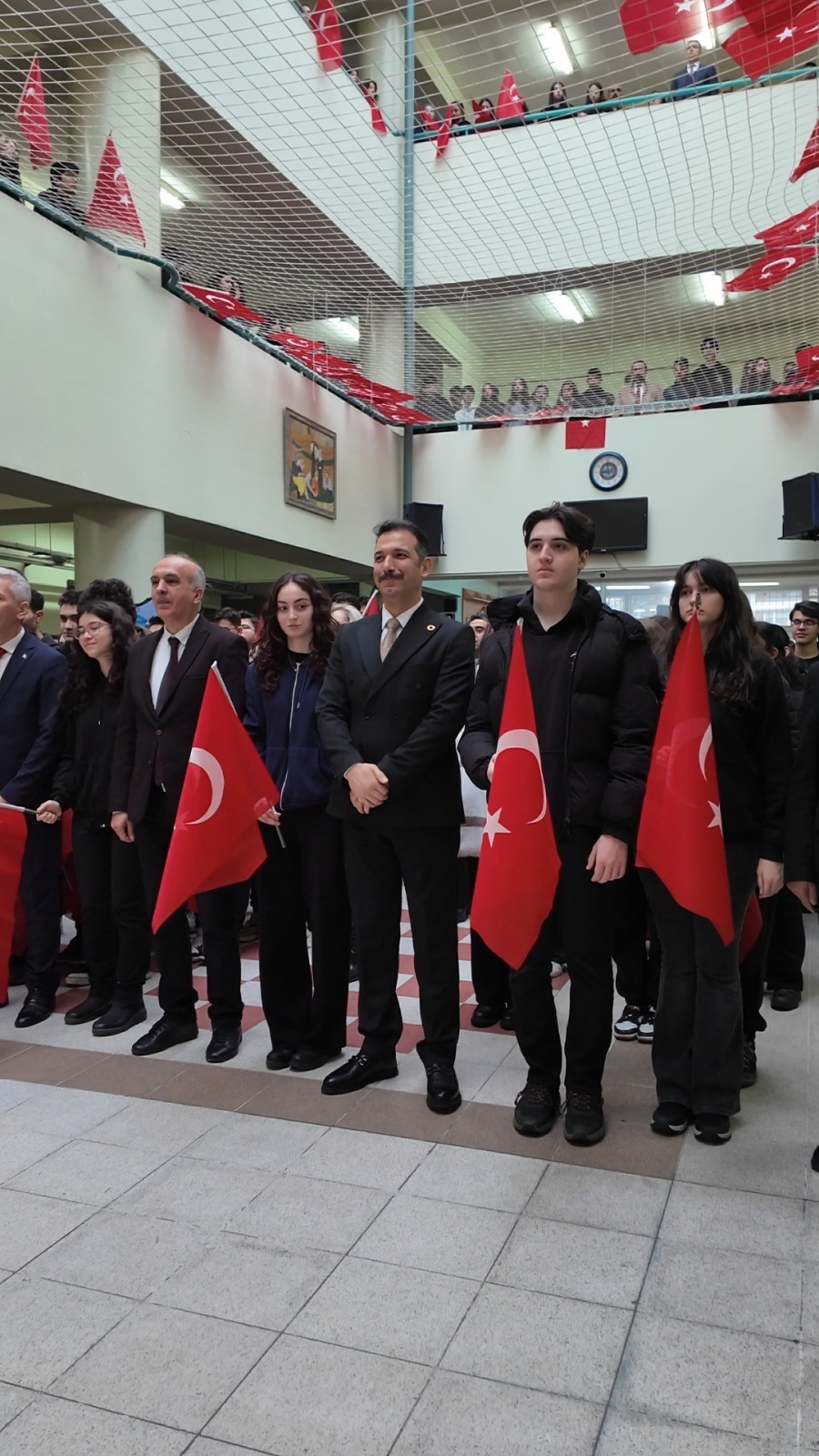 Manisa'da ikinci dönem 'Bayrak' töreniyle başladı!-1