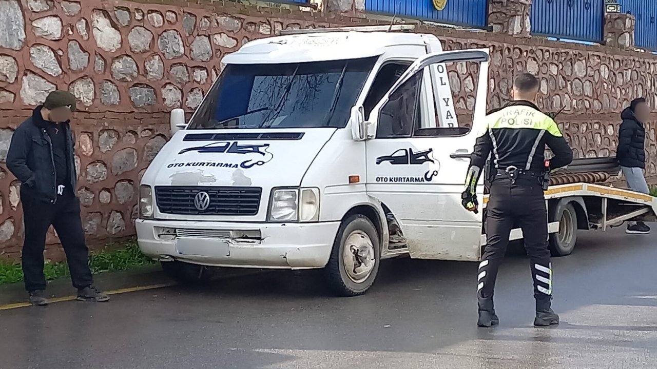 İzmir’den Manisa Istikametine Seyir Halinde Olan Bir Kurtarıcı (Çekici) Hakkında Çalıntı Ihbarı Yapılması Üzerine Manisa İl Emniyet Müdürlüğü Ekipleri Harekete Geçti. Plaka Takip Sistemi Üzerinde (1)