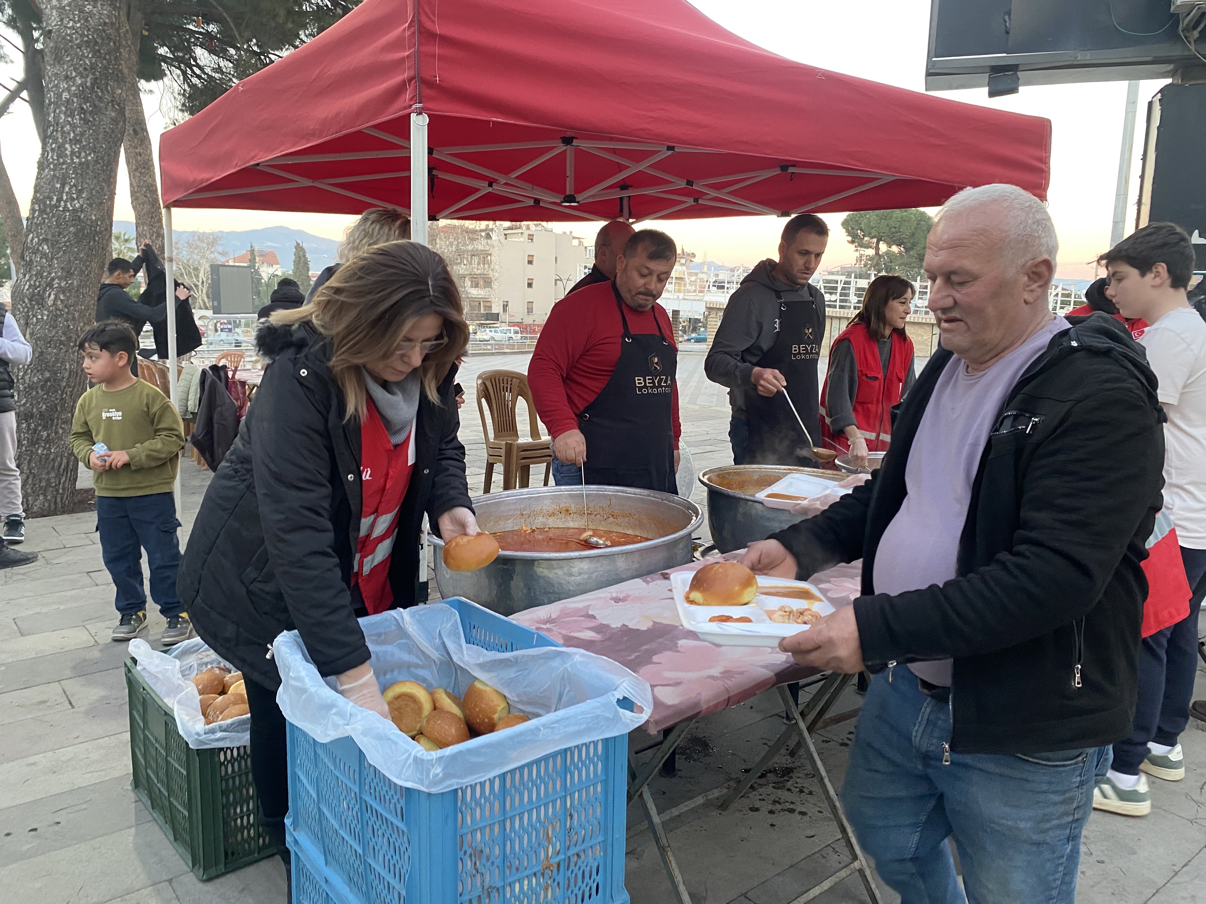 Kızılay Alaşehir Iftar (2)