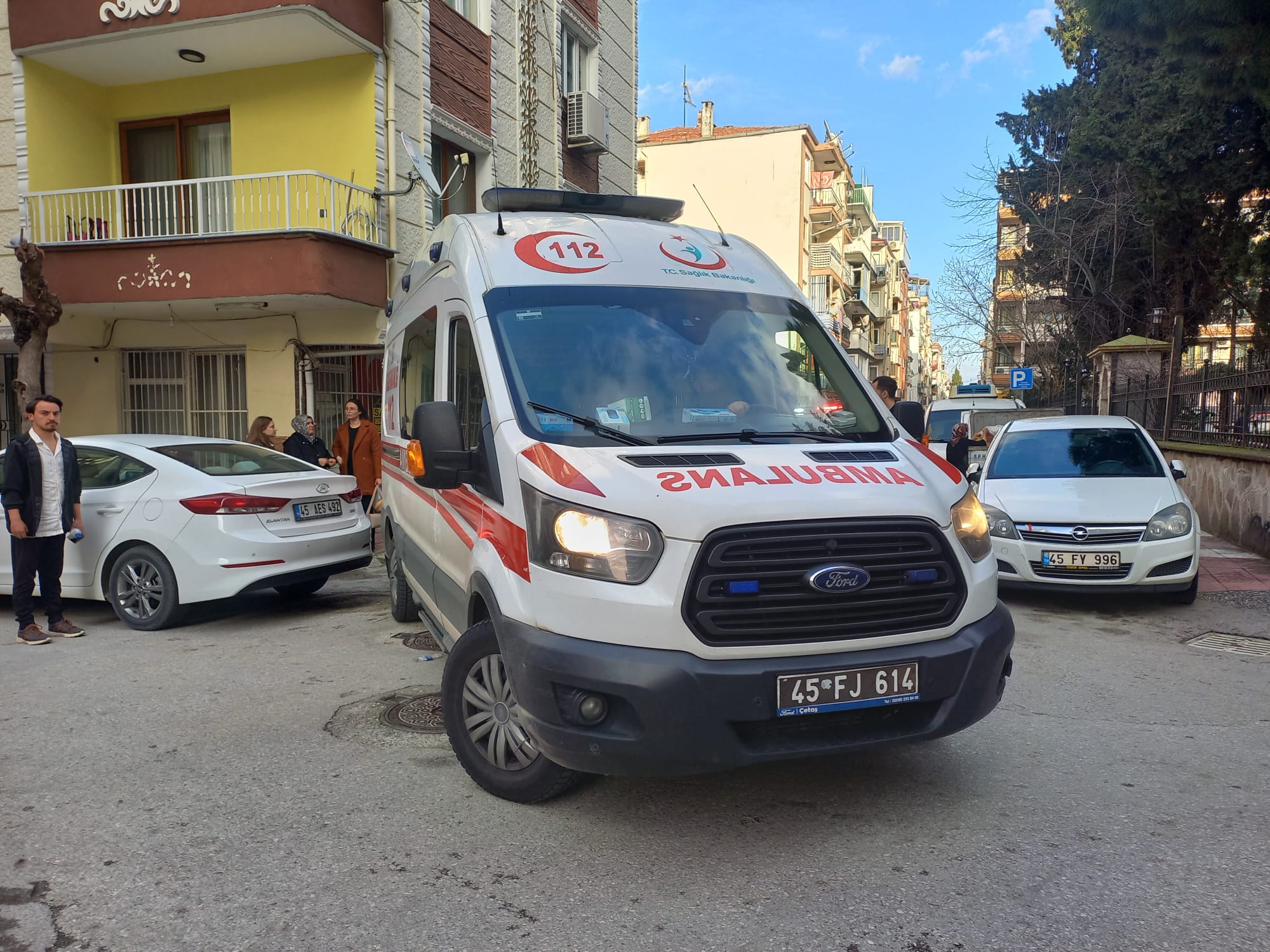 Manisa'da Çatı Ustası Apartman Boşluğuna Düştü (3)