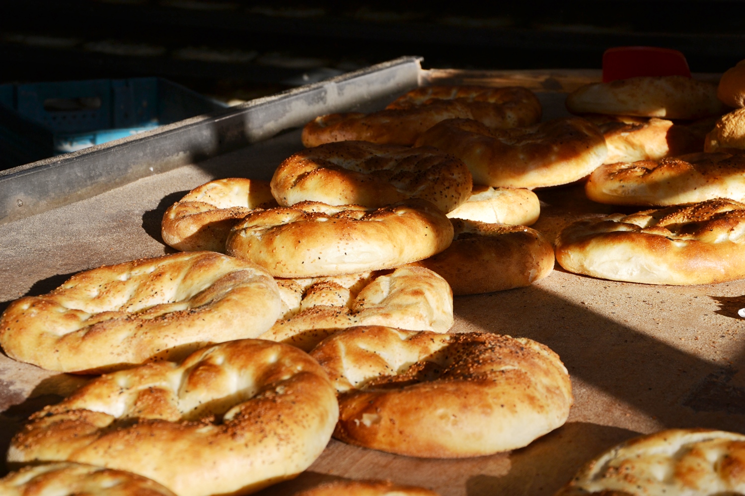 Manisa’da Ramazan Mesaisi Başladı Pide Kuyrukları Uzuyor (1)