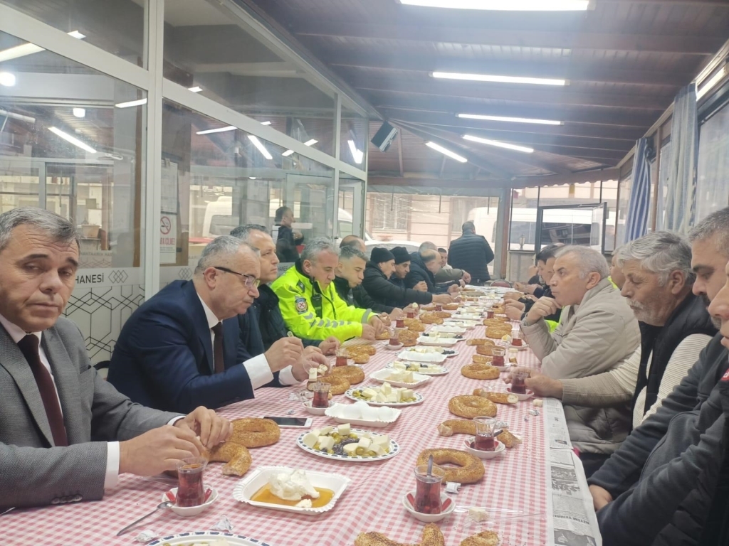 Manisa'da Servis Şoförlerinin Talepleri Dinlendi (2)