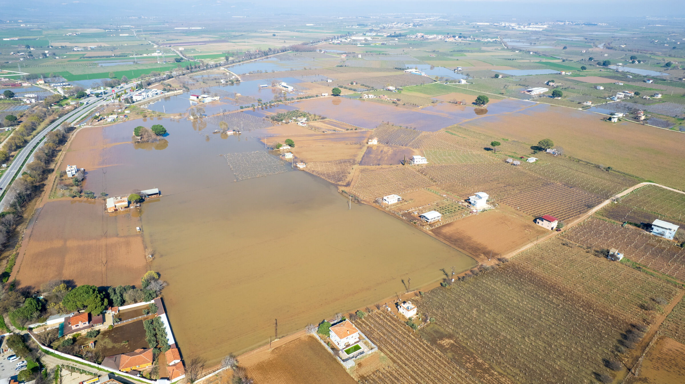 Manisa'da Tarım Alanları Sular Altında Aldı (4)
