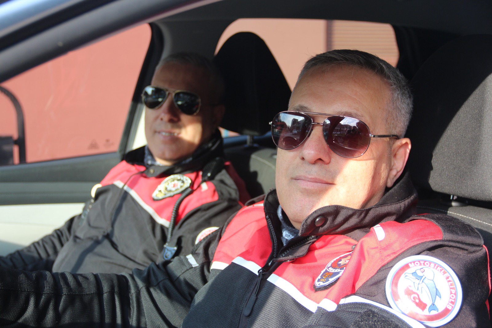 Manisa'nın Ikiz Polisleri Emekli Oluyor! (3)