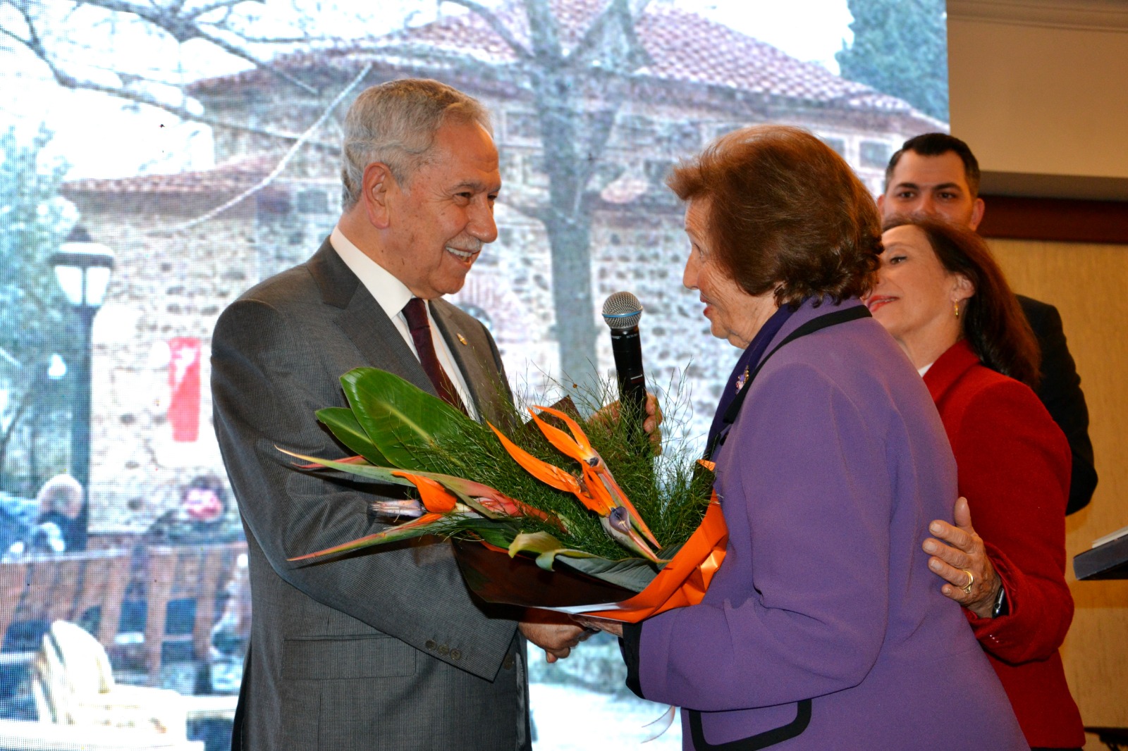 Moris Şinasi Görkemli İyilik” Belgeselinin Galasi Mani̇sa!'Da Yapildi (6)