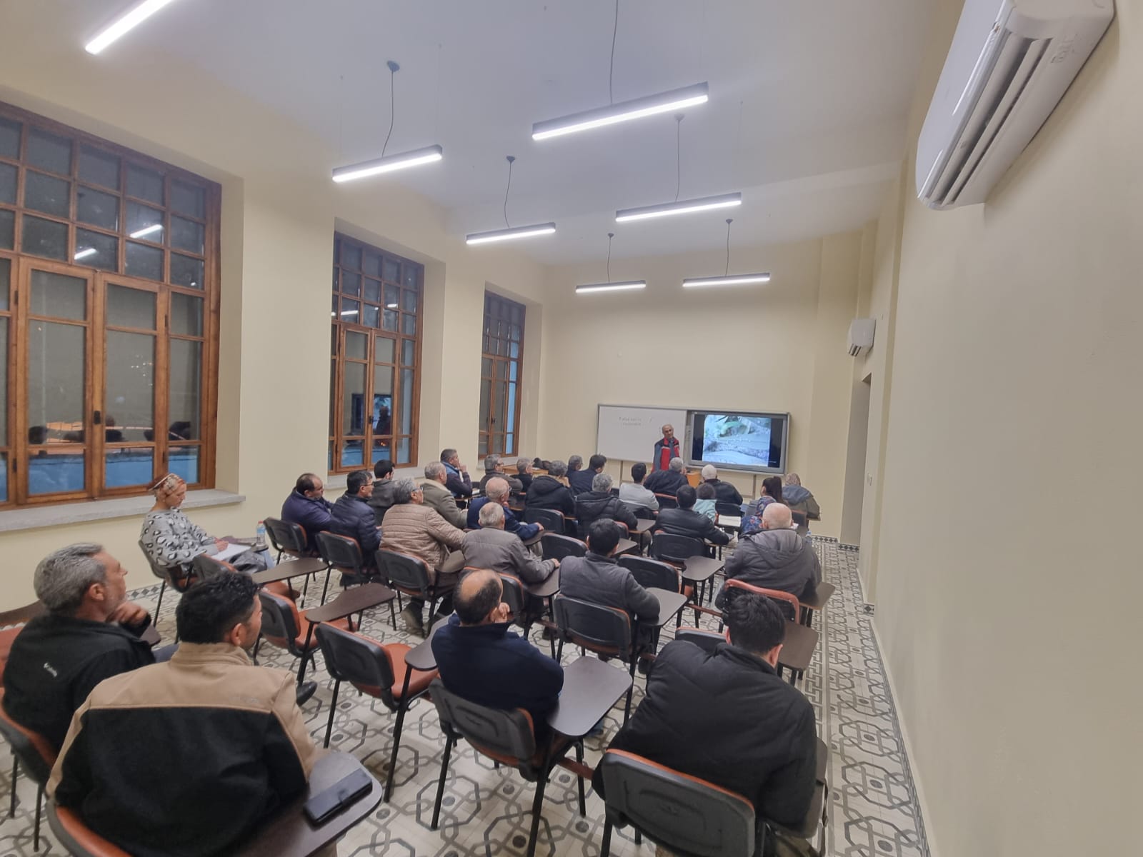 Salihli’de Zeytin Yetiştiriciliği Kursuna Yoğun Ilgi! (1)