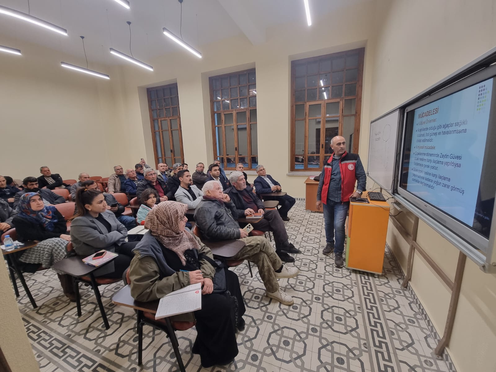 Salihli’de Zeytin Yetiştiriciliği Kursuna Yoğun Ilgi! (2)