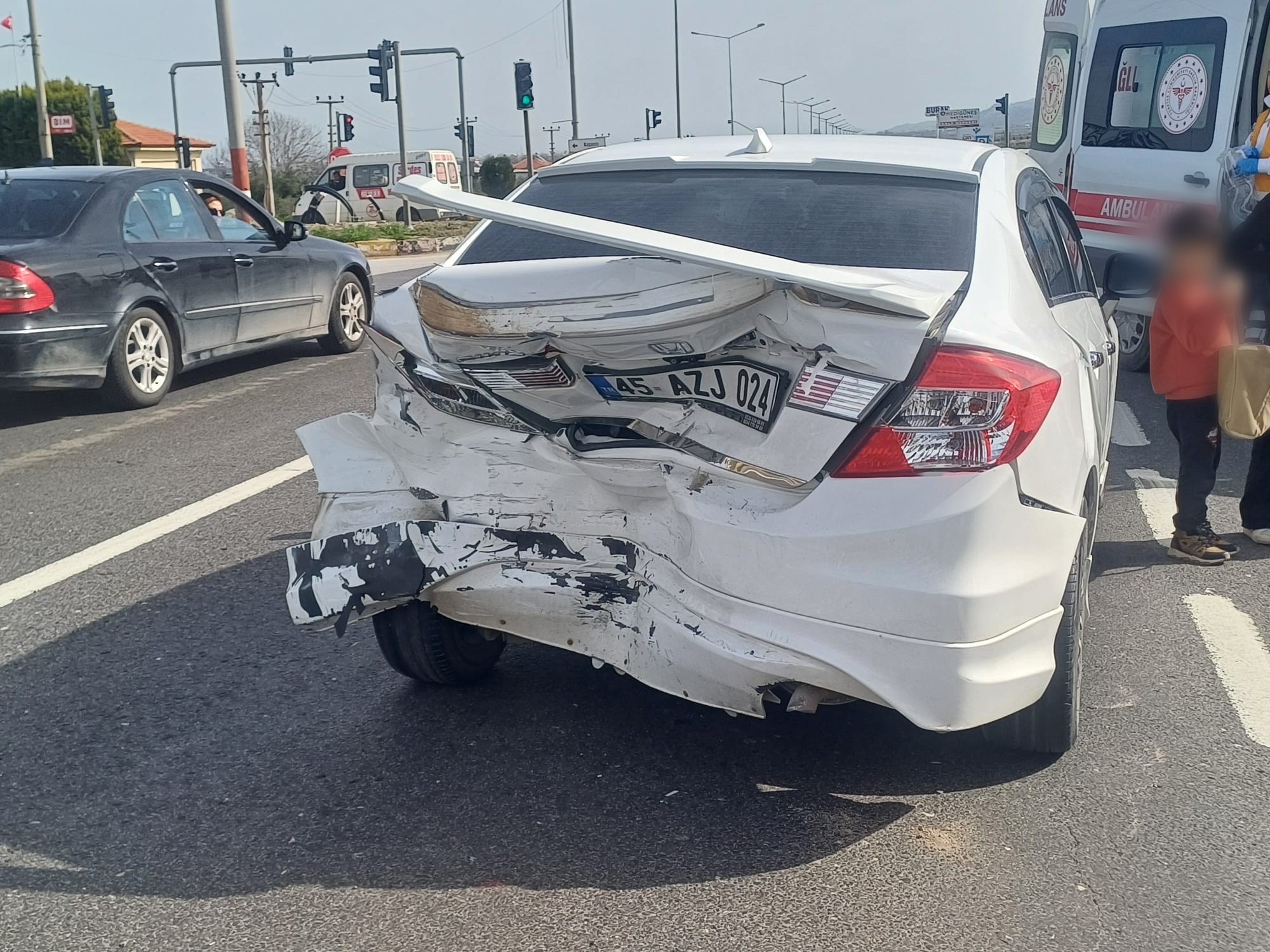 Salijli Kaza 5 Yaralı , (2)