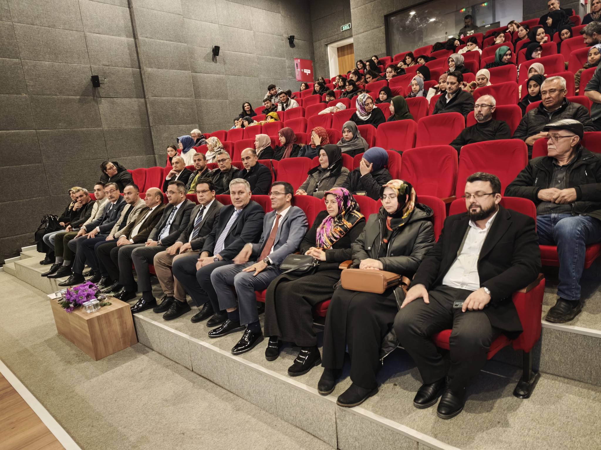 Sarıgöl'de Kur’an I Kerim’i Güzel Okuma Yarışması Düzenlendi! (1)