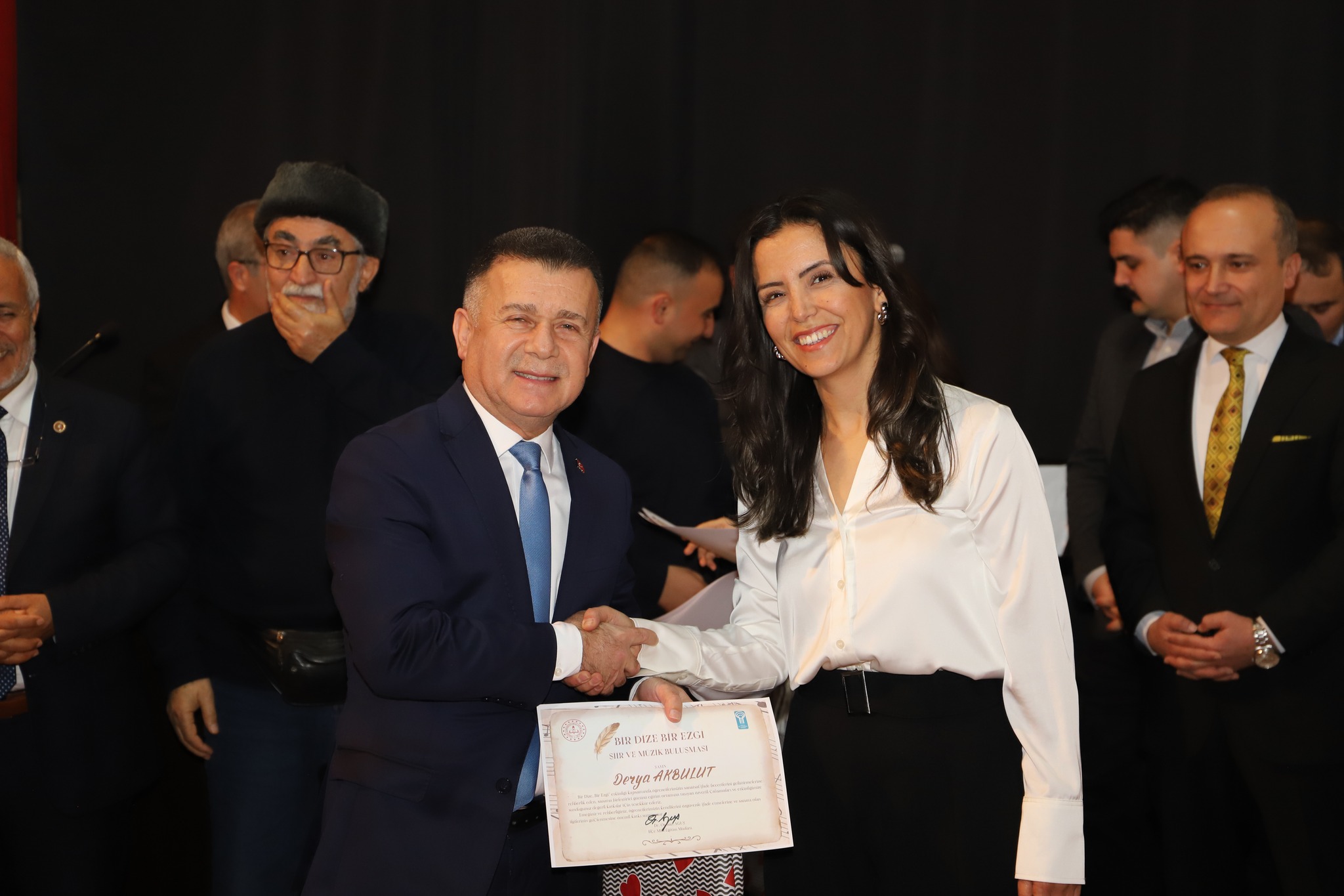 Saruhanlı’da Sanat Dolu Gece Bir Dize Bir Ezgi Büyük Ilgi Gördü (2)