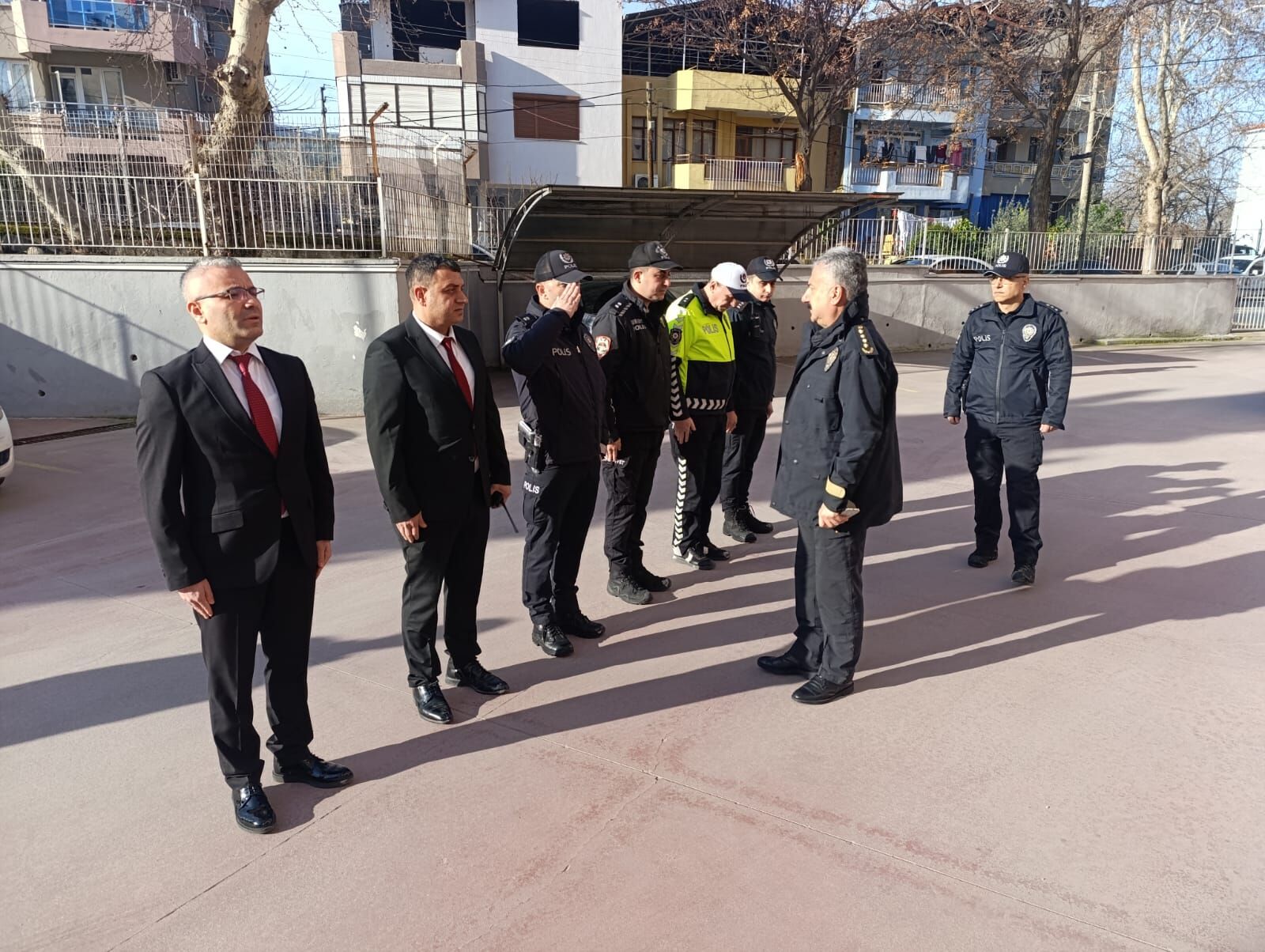 Emniyet Müdürü Aktaş’tan Salihli İlçe Emniyet Müdürlüğünü ziyaret etti-.3.4.