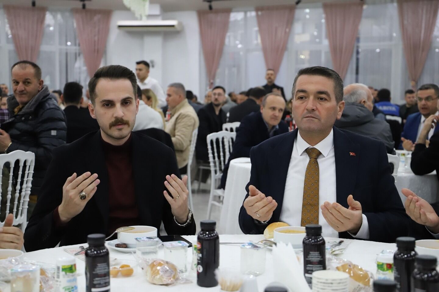 Saruhanlı’da Birlik Sofrası: Ülkü Ocakları’ndan Geniş Katılımlı İftar-.1.