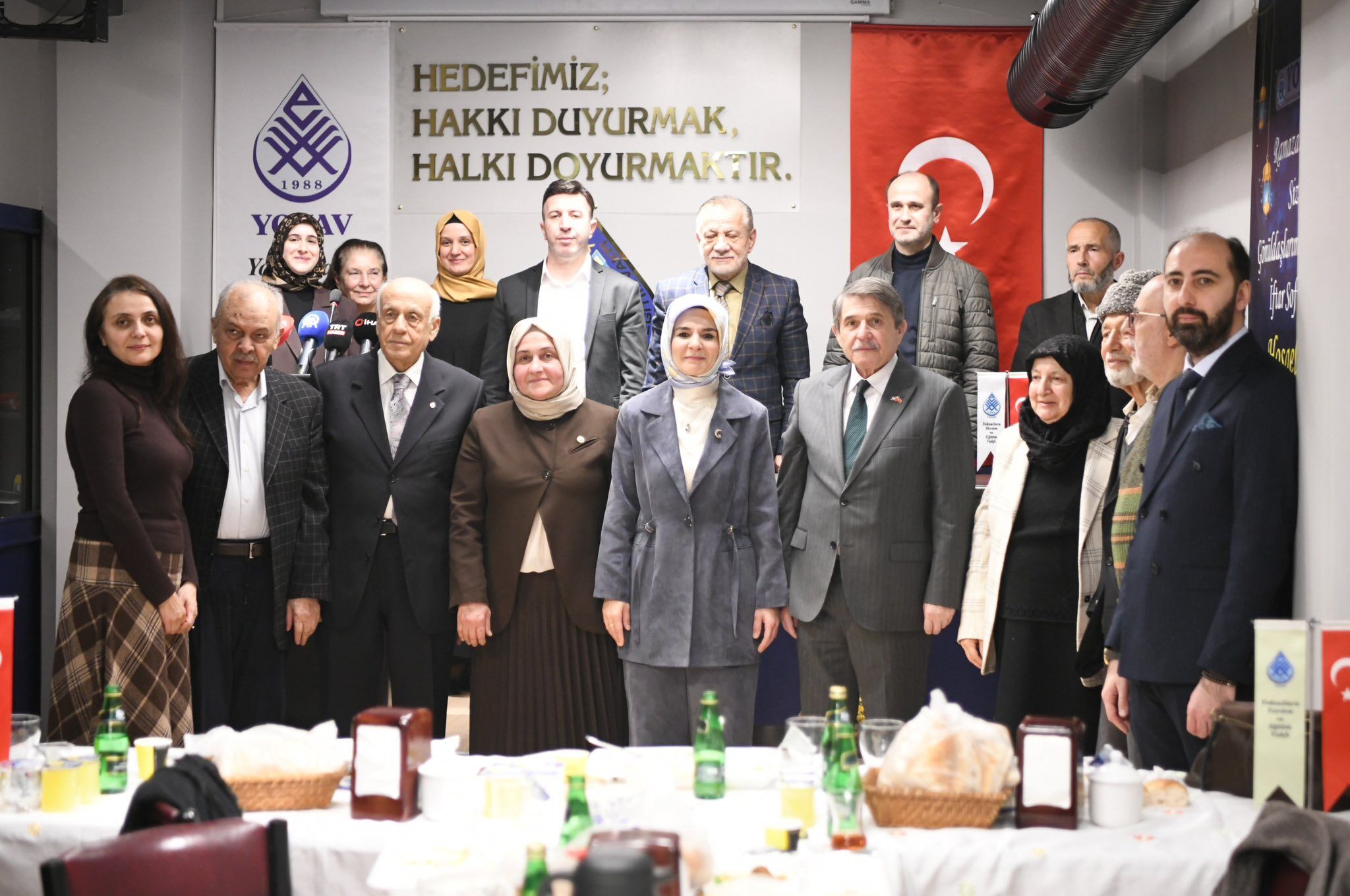 Bakan Göktaş, eski Manisa Milletvekili Tanrıverdi’nin Başkanı olduğu YOYAV’ın iftarına katıldı-3.1.1