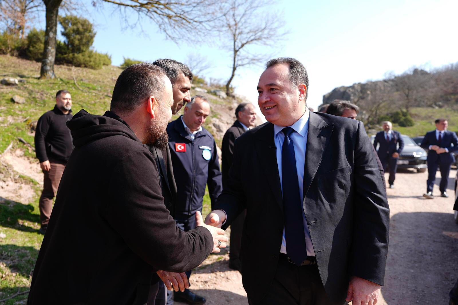 Kırkağaç’ta üreticiye destek: Mera alanları gübre ile buluştu-.2.1.