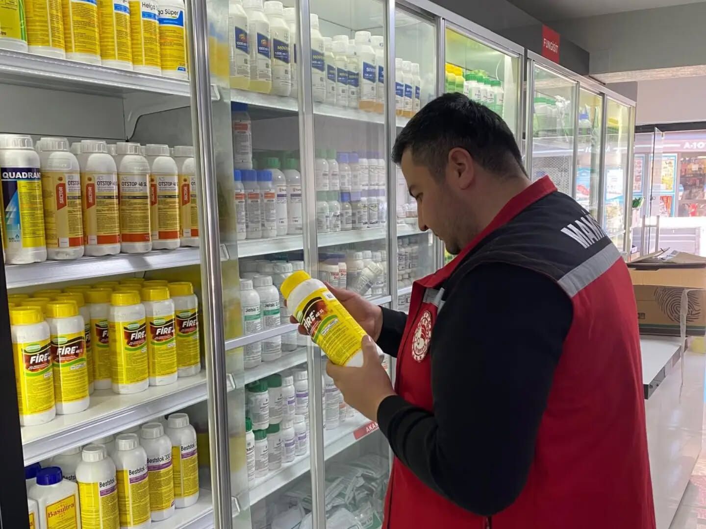 Sarıgöl'de zirai ilaç ve gübre bayileri denetlendi-.1.2.3.