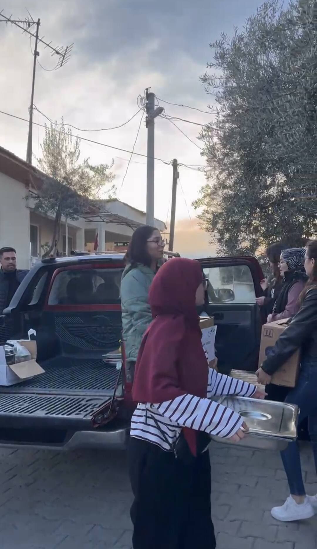 Sarıgöl'de KYK'lı öğrencilerden anlamlı buluşma!-1