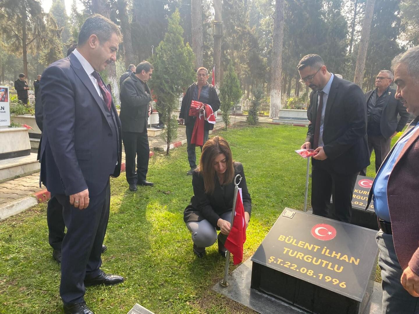 Manisa'da şehir kabirlerine vefa ziyareti!-3.4.4