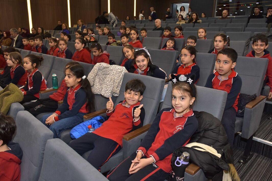 Manisa'da kütüphane haftasına yoğun ilgi