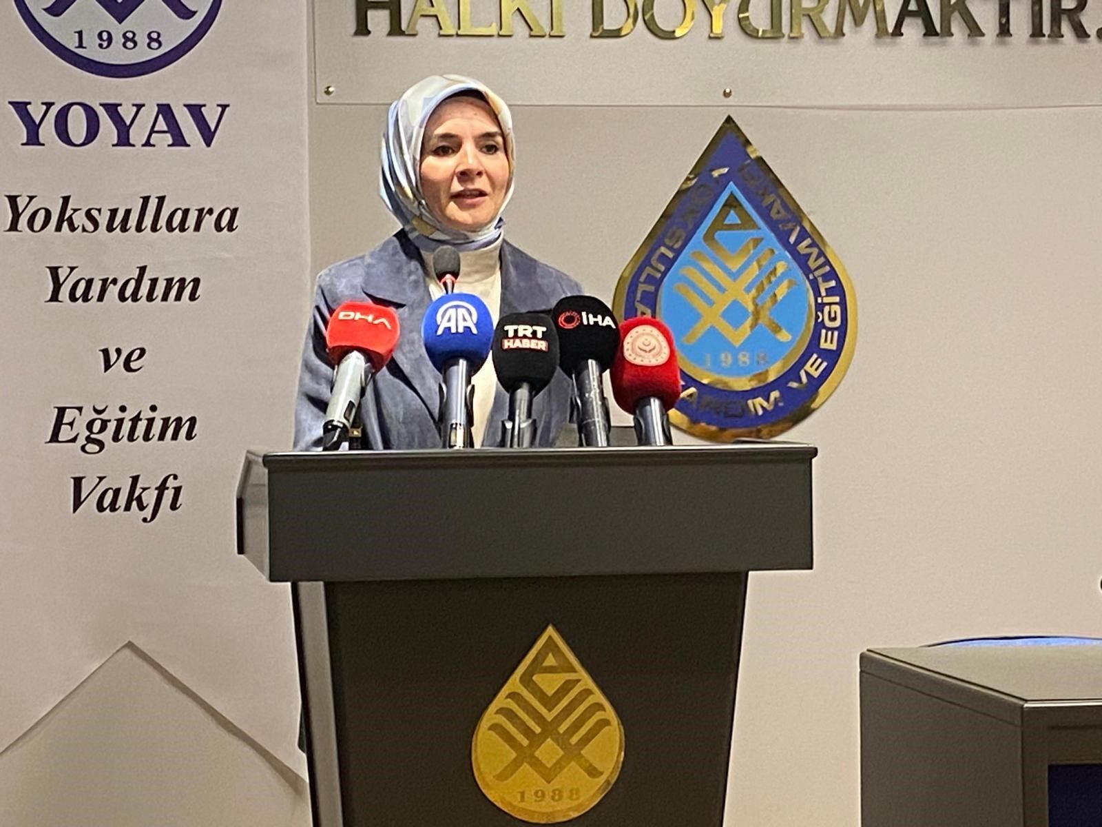 Bakan Göktaş, eski Manisa Milletvekili Tanrıverdi’nin Başkanı olduğu YOYAV’ın iftarına katıldı-.1.1