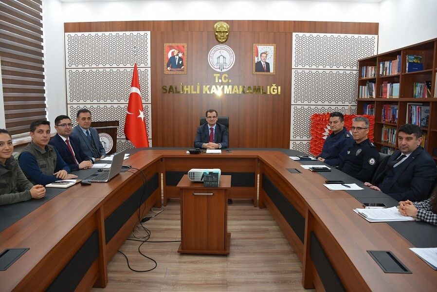 Salihli'de sahipsiz köpekler için ihbar hattı kuruldu!