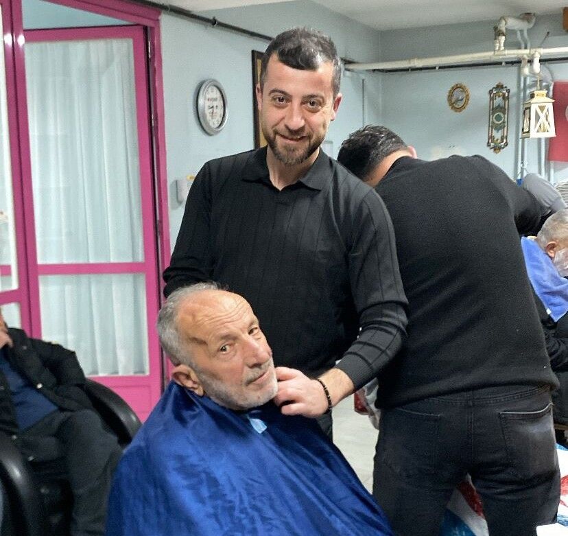 Turgutlu'da huzurevi sakinlerine ücretsiz bakım hizmeti.