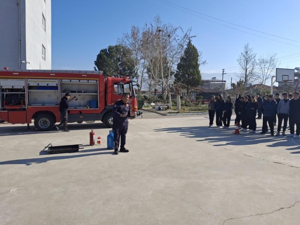Sarıgöl’de gerçeğini aratmayan yangın tatbikatı