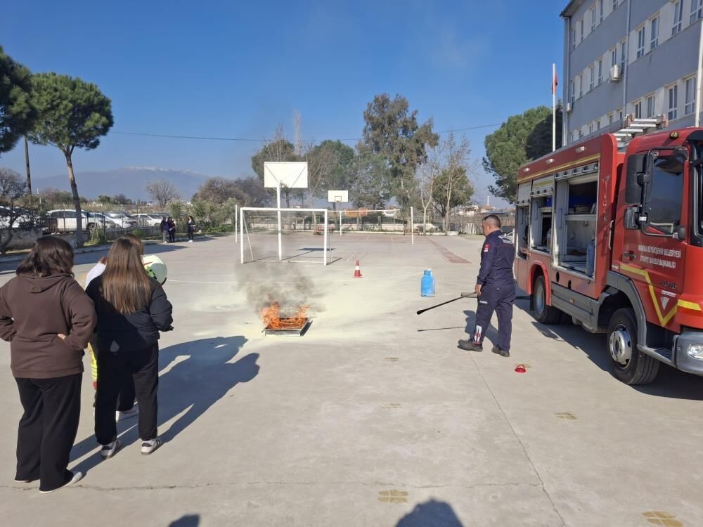 Sarıgöl’de gerçeğini aratmayan yangın tatbikatı-1
