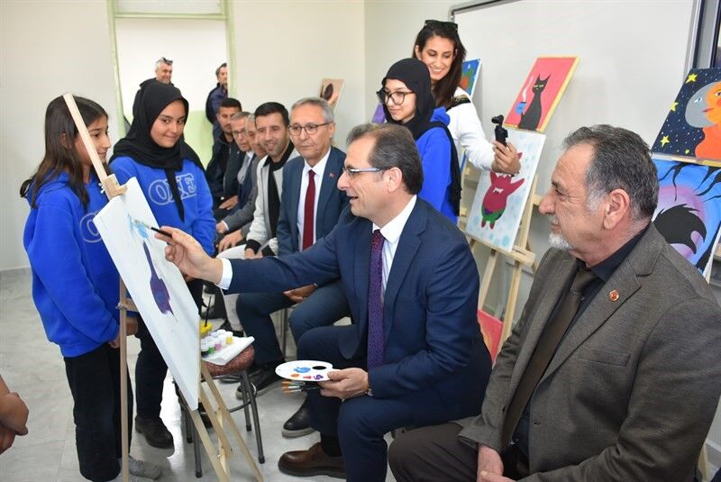 Salihli’de yeni resim atölyesi hizmete açıldı-1