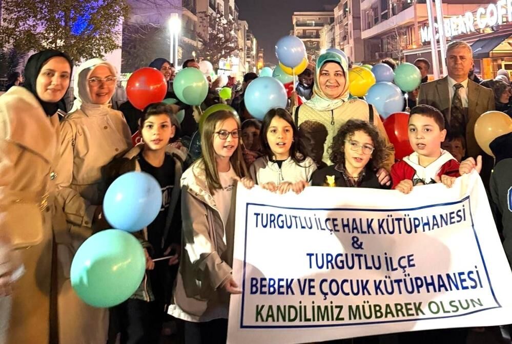 Manisa'da Çocukların Kadir Gecesi Yürüyüşü-2