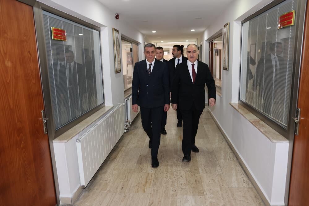 Vali Özkan'dan Şehzadeler Belediyesi'ne Ziyaret