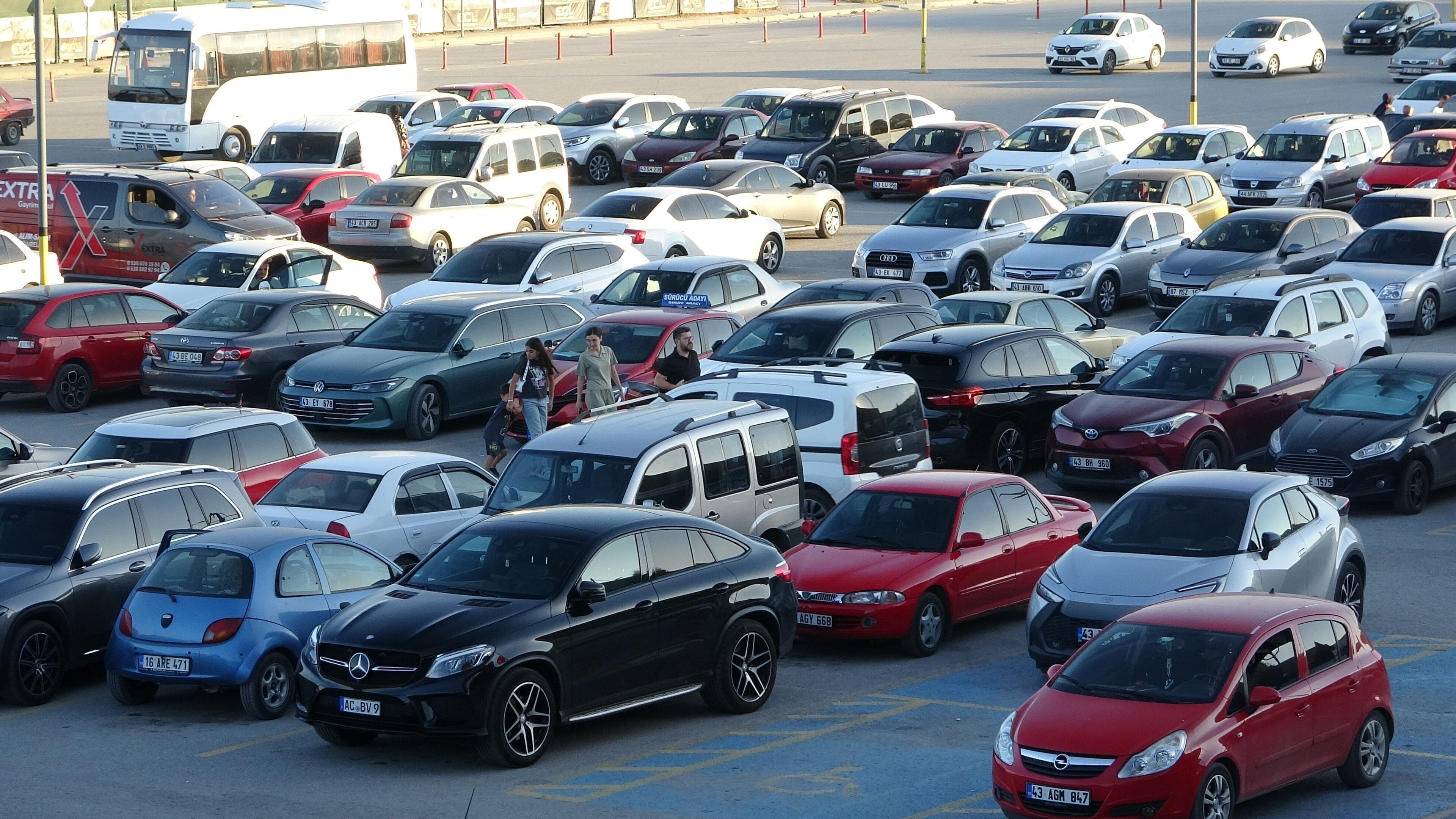 Manisa açık ara fark ile liderliğini sürdürüyor-1.3.1