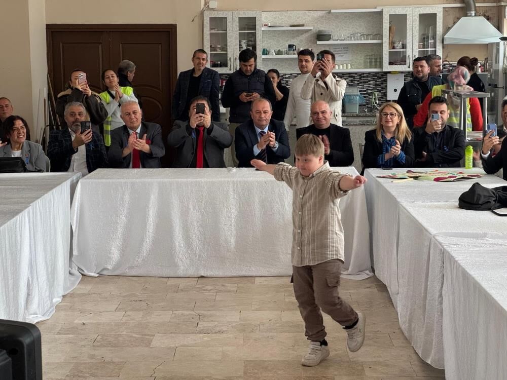 Manisa'da Özel Bireylerden Muhteşem Gösteri-3