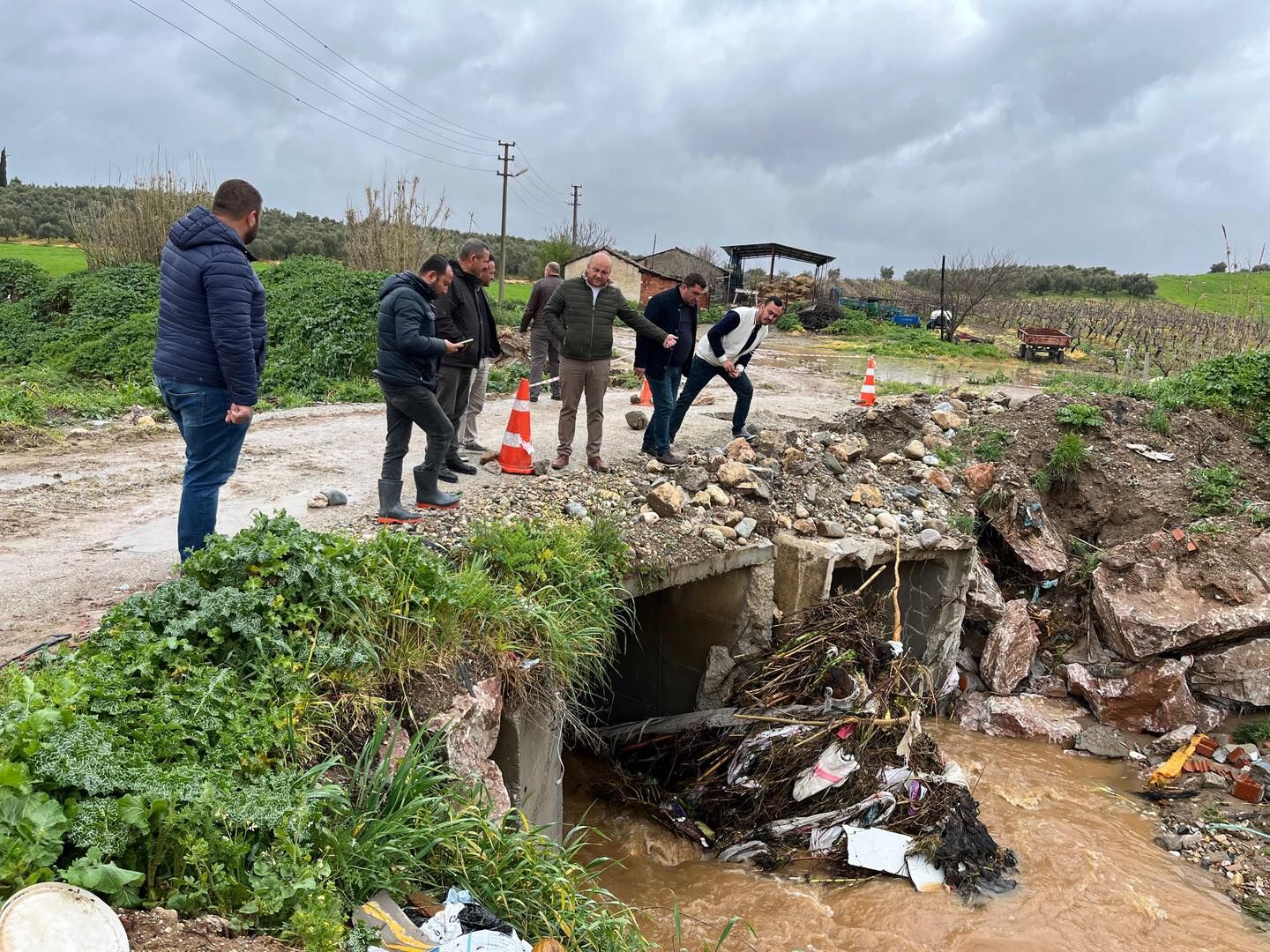 Başkan Aykan Sahada Incelemelerde Bulundu (1)