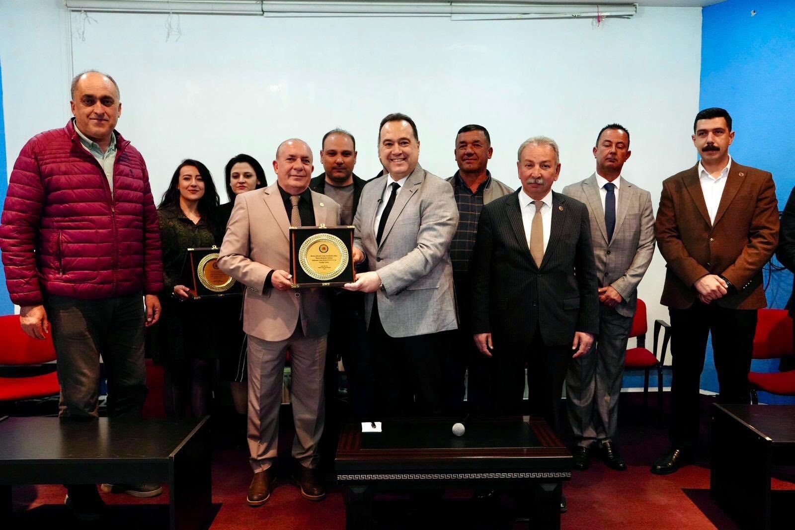 Başkan Besim Dutlulu, Salihli’de Muhtarlarla Bir Araya Geldi! (4)