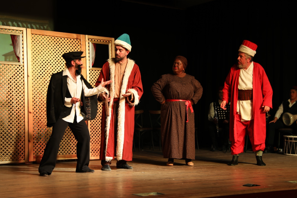 Manisa'da 'Fotoğrafçı' oyunu büyük beğeni topladı-.1.1