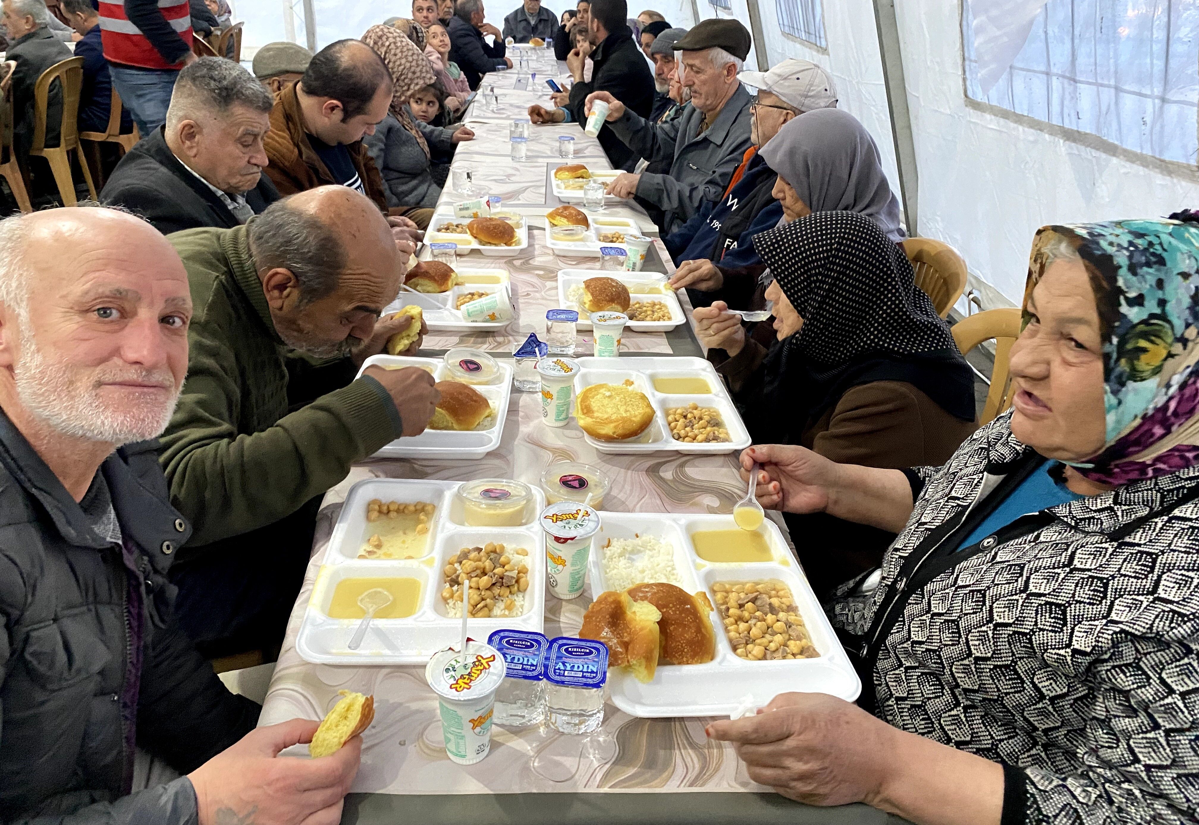 Kızılay'ın Iftar Çadırı Alaşehir'de (1)