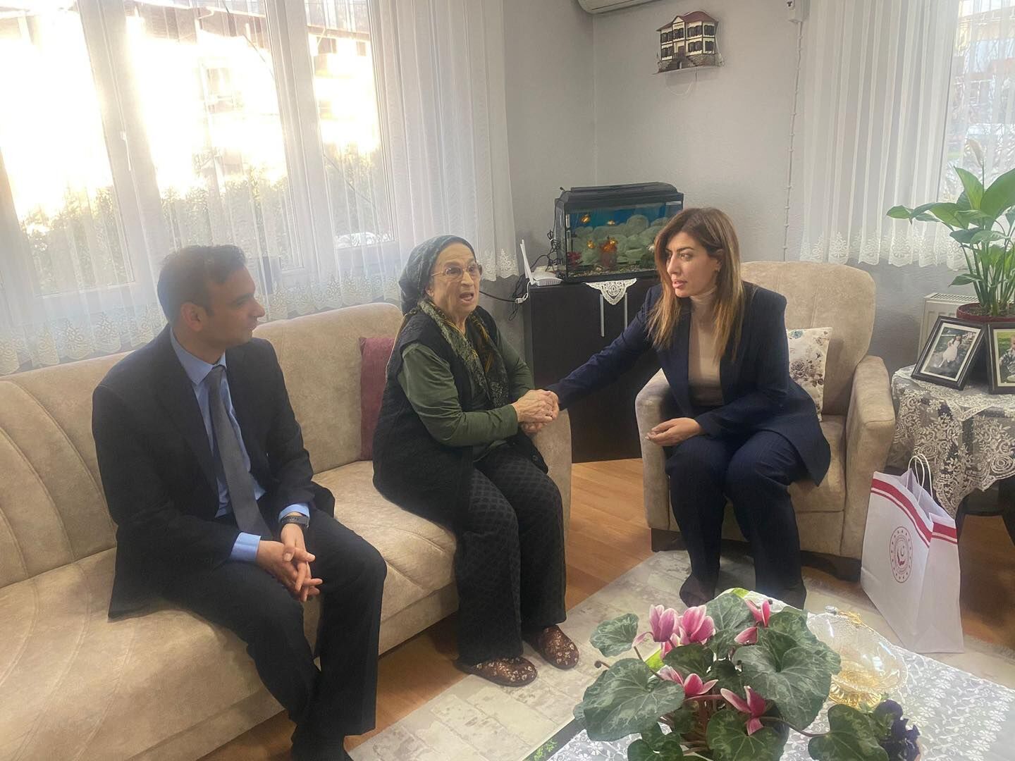 Kuduret Gültaş'tan Şehit Annesine Ziyaret! (1)