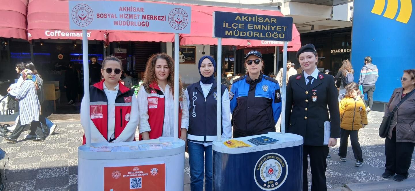 Manisa'da 8 Mart Farkındalık Standı Açıldı (2)
