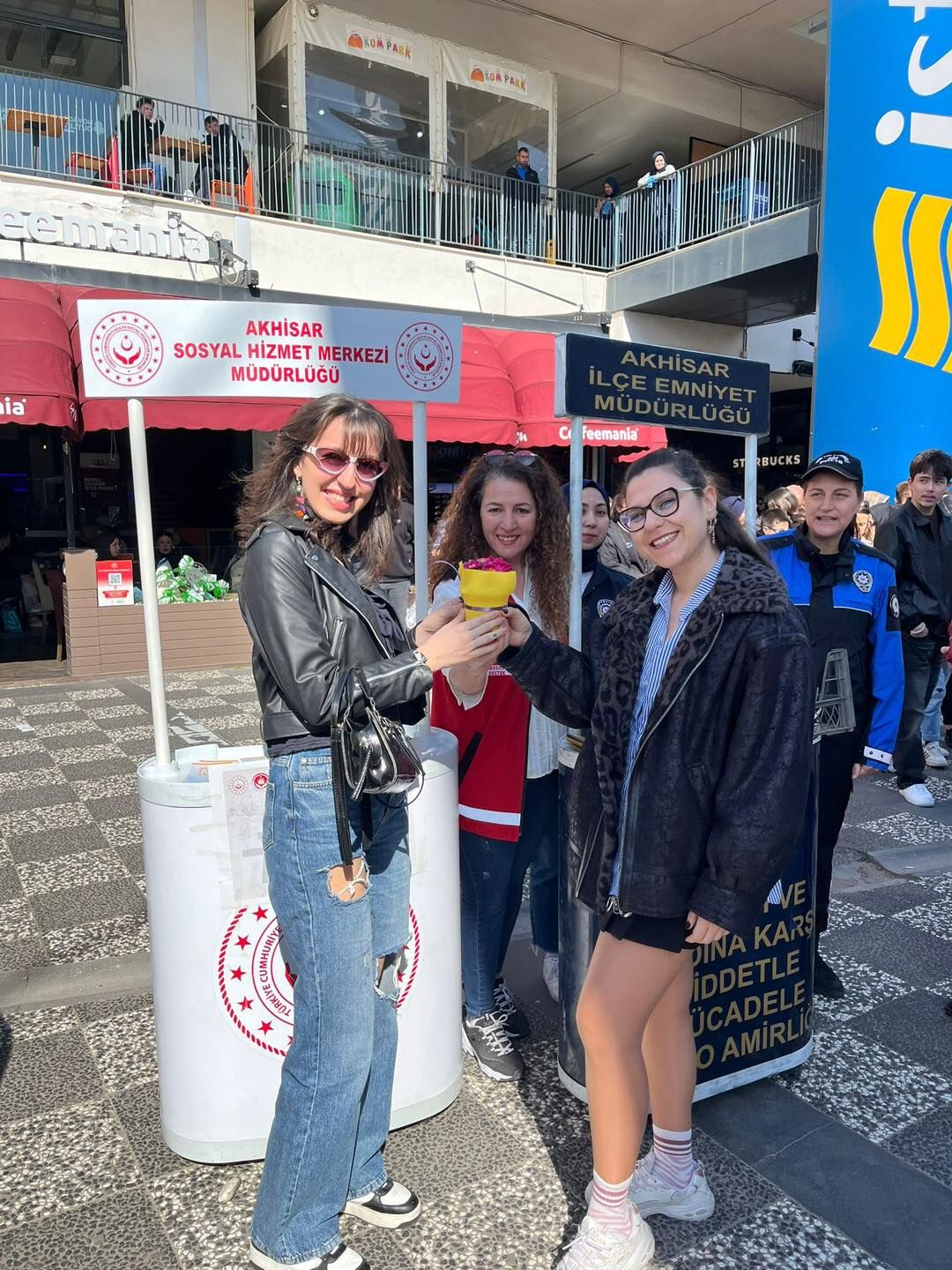 Manisa'da 8 Mart Farkındalık Standı Açıldı (3)